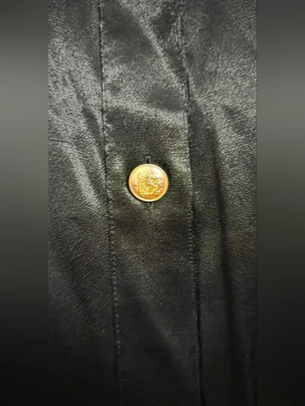 Lady shirt-jacket in luster crepe